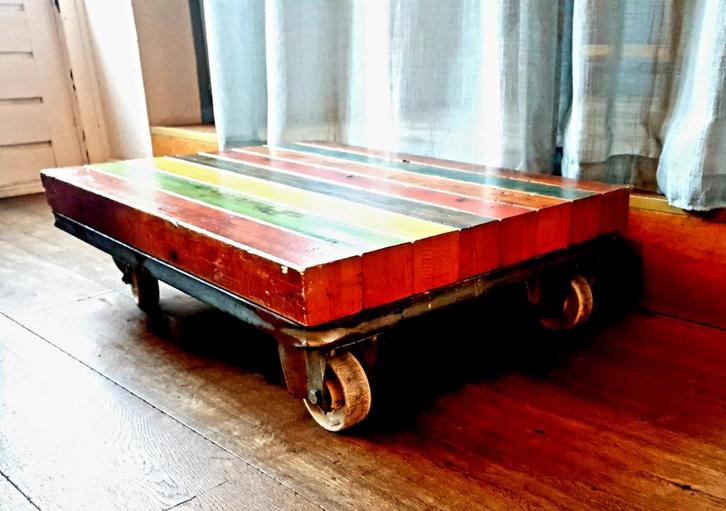 Salontafel gemaakt van hout, Huis en Inrichting, Tafels | Salontafels, Minder dan 50 cm, 50 tot 100 cm, 50 tot 100 cm, Rechthoekig