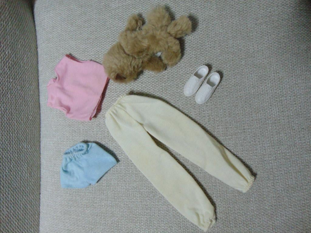 1986 Ken outfit #3665 Pet Show Fashions met hond, Ophalen of Verzenden, Gebruikt, Kleertjes