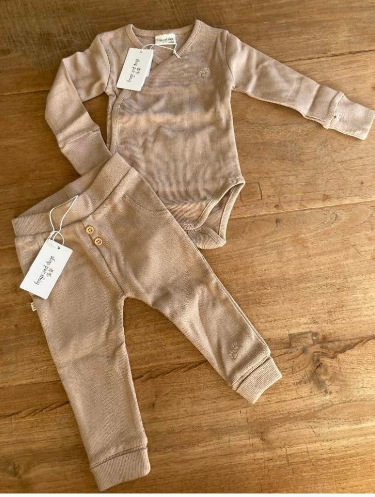 FROGS AND DOGS setje taupe nieuw mt 56, Ophalen of Verzenden, Nieuw, Jongetje of Meisje, Setje