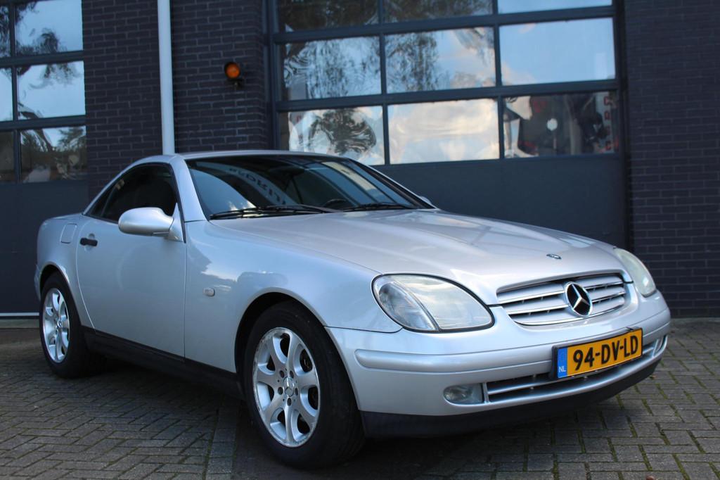Mercedes-Benz SLK 200 ORIGINEEL NL! NIEUWE APK, Voorwielaandrijving, 1998 cc, Zwart, Cabriolet