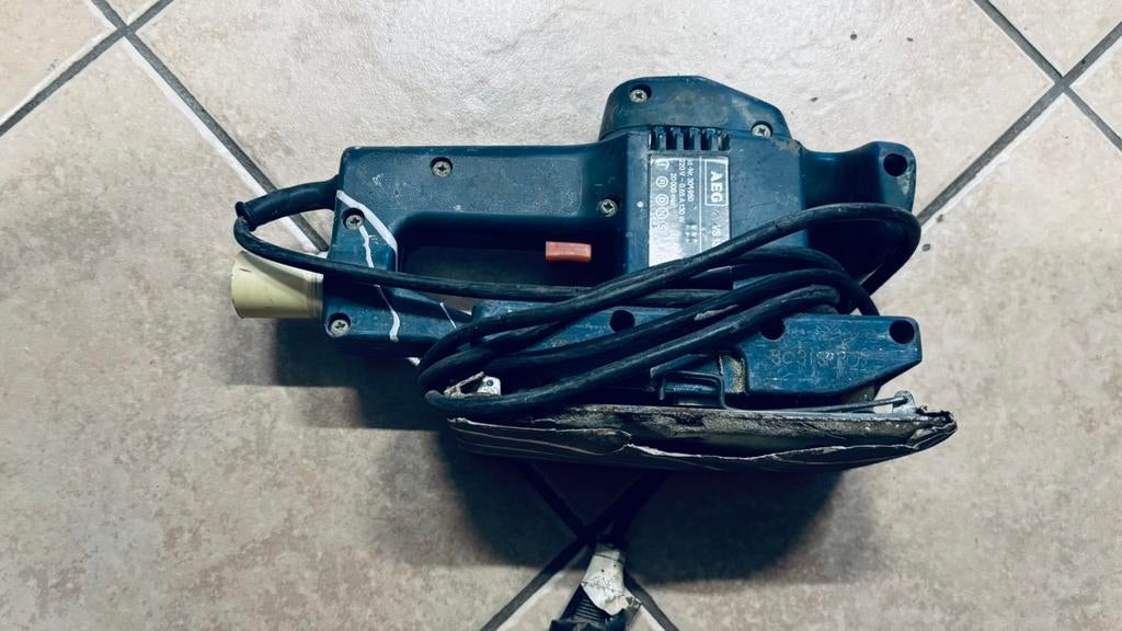 AEG vlakschuurmachine, Doe-het-zelf en Verbouw, Ophalen of Verzenden, Gebruikt, Minder dan 600 watt, Vlakschuurmachine