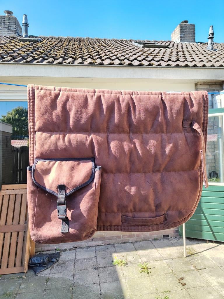 Zadeldekje puff pad QHP met zakjes - maat full, Ophalen of Verzenden