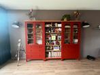 IKEA Hemnes Mooie rode kast met vitrines en boekenplanken, Ophalen, Zo goed als nieuw, 200 cm of meer, Met lade(s)