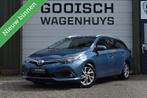 Toyota Auris 1.8 Hybrid Dynamic | Trekhaak | Camera | Naviga, Euro 6, Met garantie (alle), Blauw, Origineel Nederlands