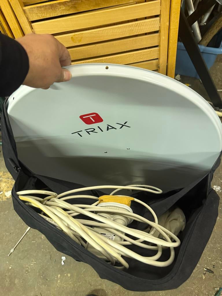 Triax schotelantenne met Canal Digitaal tas, Ophalen, Gebruikt, (Schotel)antenne, Overige merken