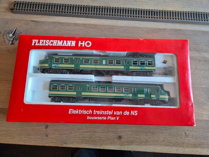 Fleischmann 82 4472 - NS Plan V treinstel 402 (1), Hobby en Vrije tijd, Modeltreinen | H0, Gebruikt, Treinset, Gelijkstroom, Fleischmann