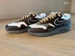 Nike Air Max 1 - Swoosh Low Poly Big Head Mode EUR44.5, Kleding | Heren, Schoenen, Ophalen of Verzenden, Nieuw