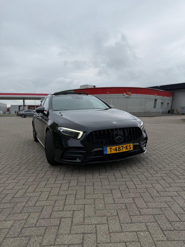 Mercedes-Benz A-Klasse A 250 224pk 7G-DCT 2019 Zwart, Auto's, 4 cilinders, Zwart, 75 €/maand, 1600 kg