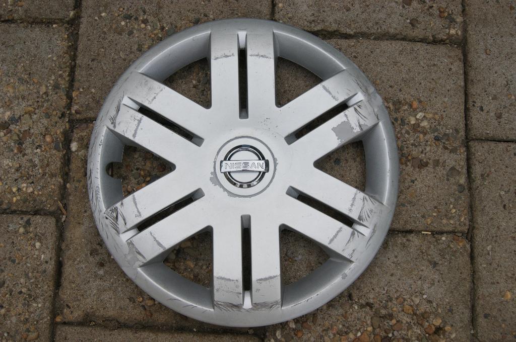 1 losse universele wieldop Nissan Primastar 16 inch, Ophalen of Verzenden, Gebruikt