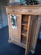 Meidenkast spekkast kledingkast, Ophalen