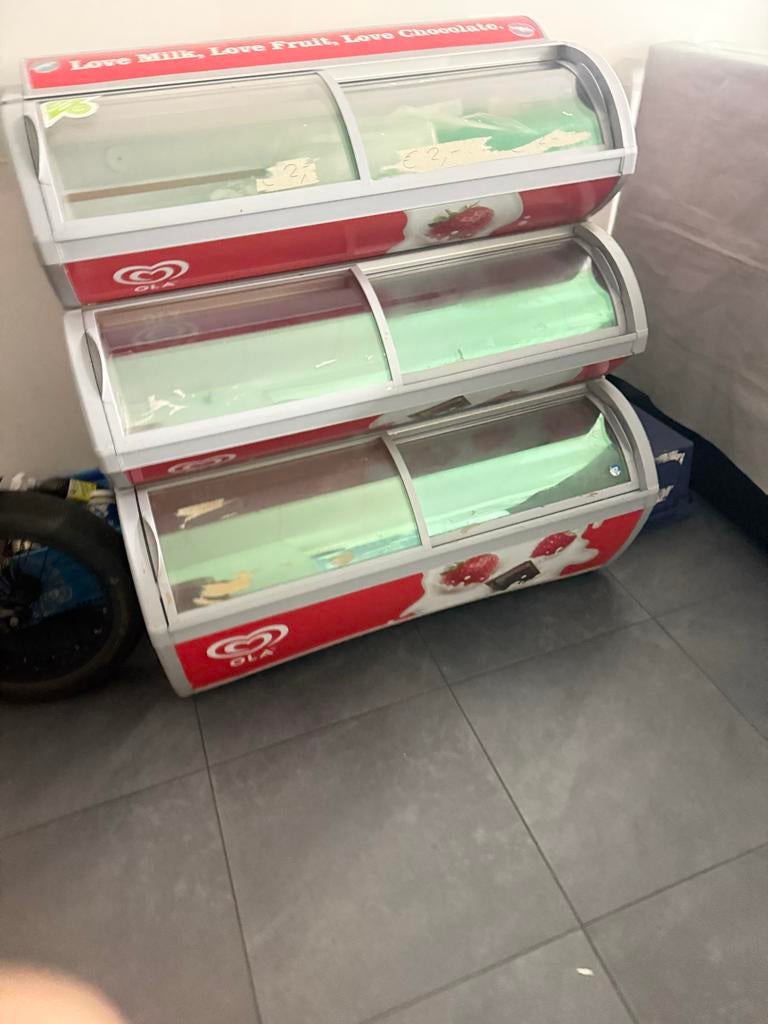 Ola ijsvitrine - 3 etages, Gebruikt, Minder dan 85 cm, 60 cm of meer, Ophalen of Verzenden