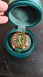 Mooie bronzen San Martin Turtle diver., Leer, Polshorloge, Ophalen of Verzenden, Zo goed als nieuw