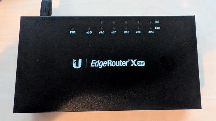ubiquiti EdgeRouter Xsfp, Computers en Software, Routers en Modems, Gebruikt, Router, Ophalen