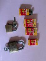 ABUS Messing Hangsloten - Diverse Maten, Doe-het-zelf en Verbouw, Hang- en Sluitwerk, Ophalen of Verzenden, Zo goed als nieuw