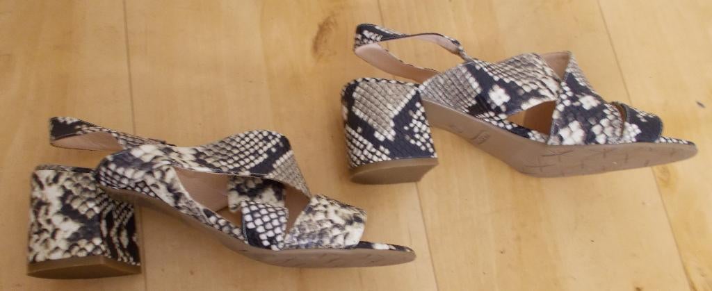 Mooie slangenprint schoenen van Manfield met stevige hak! 39, Kleding | Dames, Schoenen met lage hakken, Bruin, Verzenden, Zo goed als nieuw