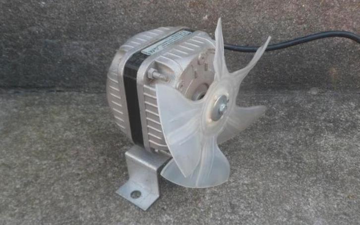Ventilator 220 volt 21 watt koeler, Doe-het-zelf en Verbouw, Ventilatie en Afzuiging, Gebruikt, Ventilator, Ophalen of Verzenden