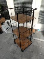 TE KOOP  HOGE BAKKERSKAST OP WIELTJES / 93 X 44, Ophalen, Gebruikt