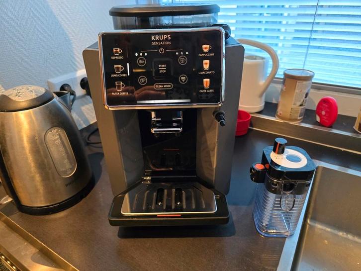 Krups Expressomachine EA912B Sensation Milk M90, nieuw!, Witgoed en Apparatuur, Koffiezetapparaten, Nieuw, Koffiemachine, Ophalen of Verzenden