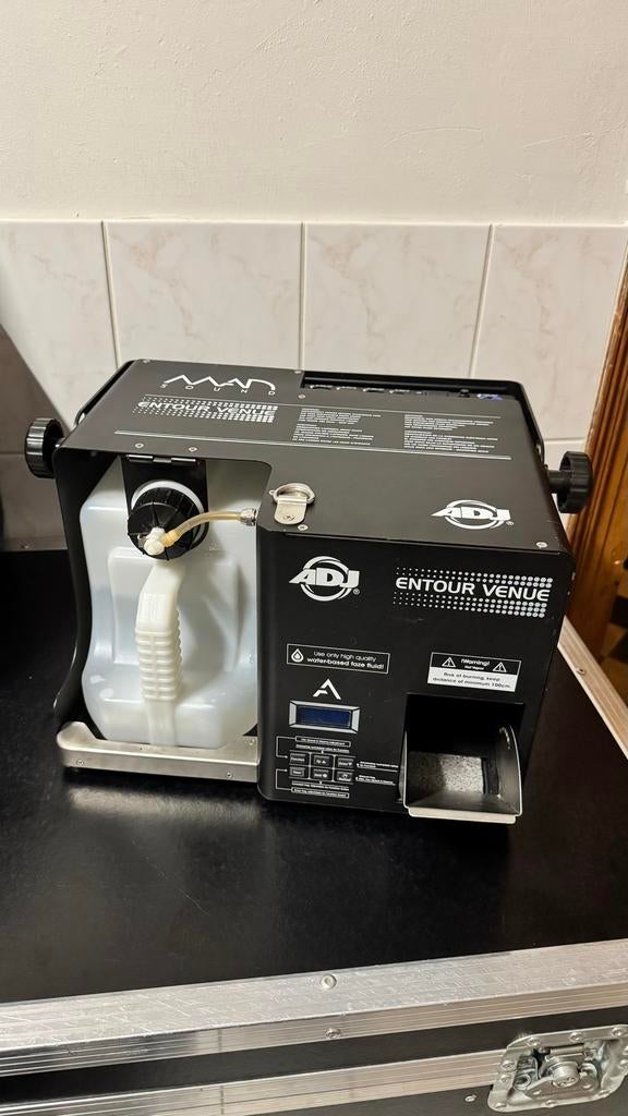 ADJ Entour Venue Fazer met opbergcase en rookvloeistof, Ophalen, Gebruikt, Rookmachine, Geluidgestuurd