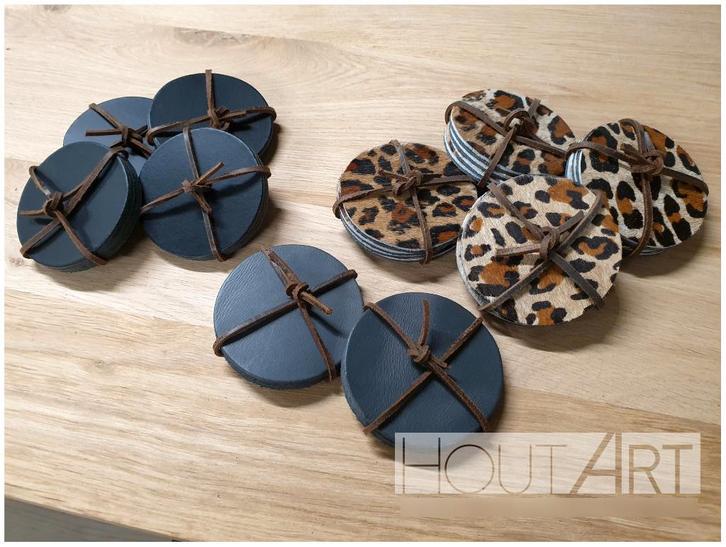 Set leren onderzetters zwart, Huis en Inrichting, Woonaccessoires | Onderzetters, Nieuw, Glas of Kopje, Ophalen of Verzenden