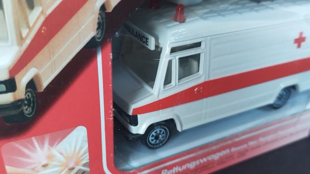 Mercedes Benz 809 D Light Sound ambulance 1:55 Siku Pol, Schlittenbacherstrasse 60 Lüdenscheid Germany, Auto, Verzenden, Nieuw
