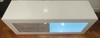 Moderne witte tv-kast met glazen plank en verlichting, Huis en Inrichting, Kasten | Televisiemeubels, Gebruikt, 100 tot 150 cm