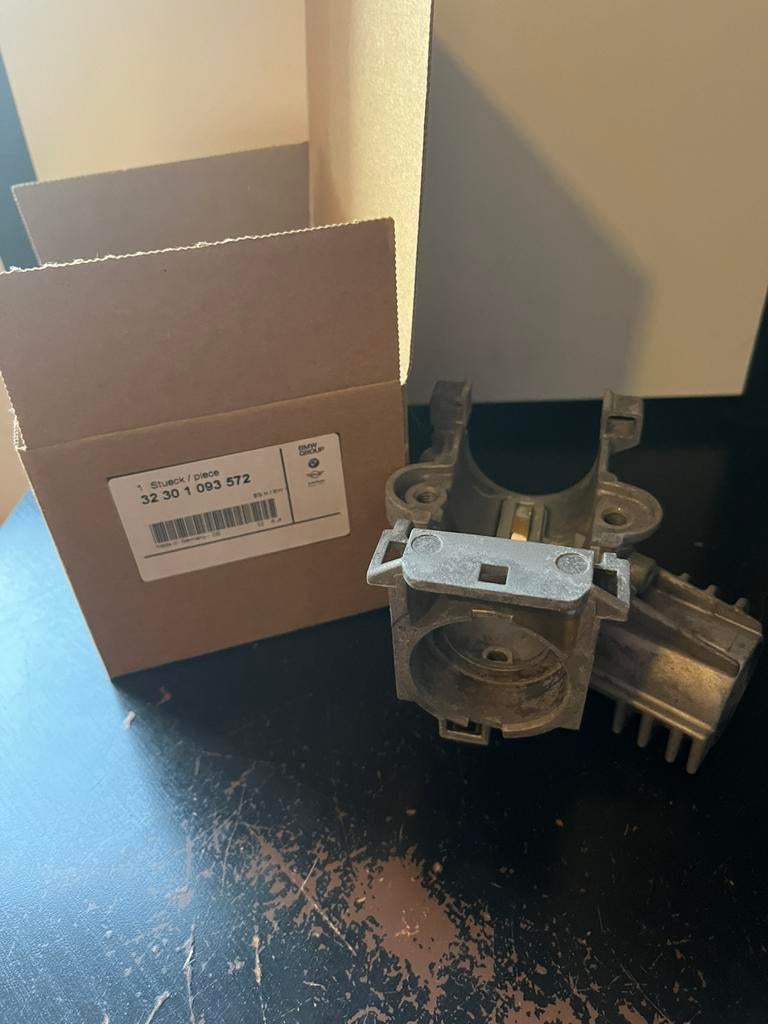 E39 stuurslot OEM 32301093572, Auto-onderdelen, Ophalen, Nieuw