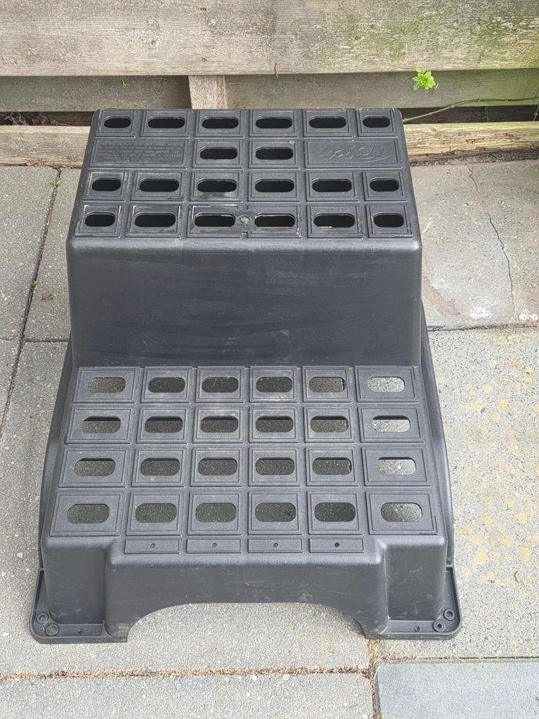 Stevig caravan trapje - 2 treden, Ophalen of Verzenden, Gebruikt