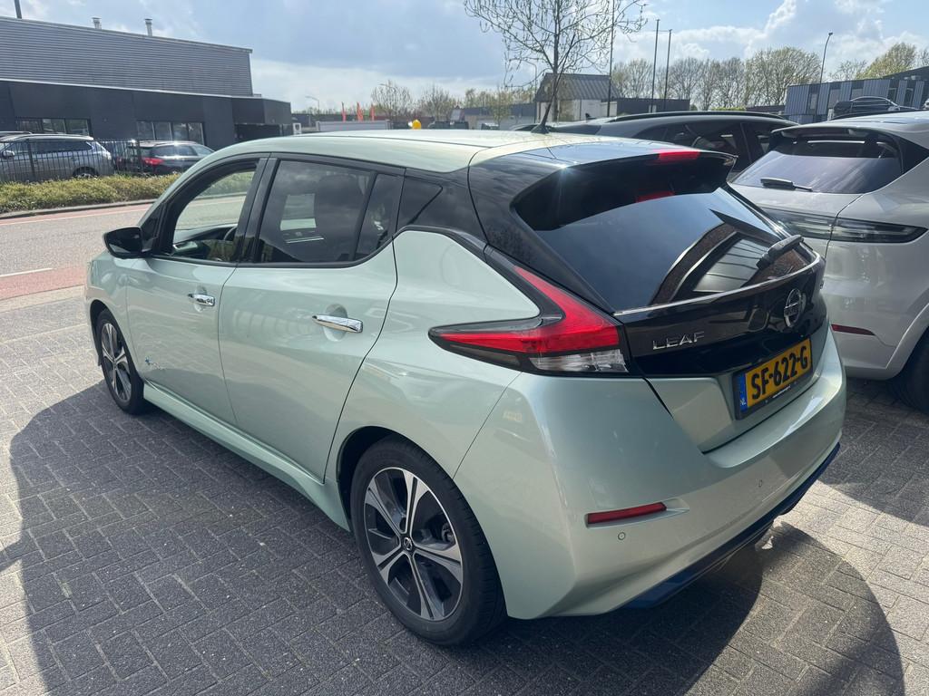 Nissan LEAF 2.ZERO EDITION 40 kWh ACC NAVI CAMERA STOELVERW, Gebruikt, 150 pk, Origineel Nederlands, 378 km