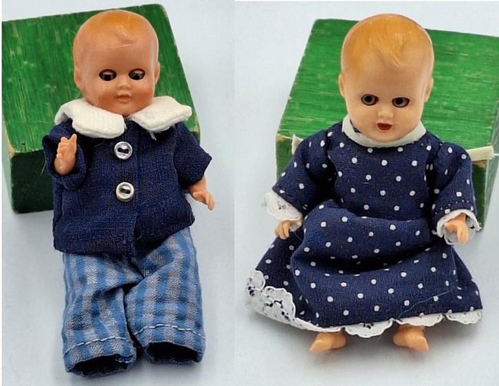 2 celluloid Schildkröt poppenhuispopjes MQ made in Italy, Verzamelen, Poppen, Zo goed als nieuw, Pop, Ophalen of Verzenden