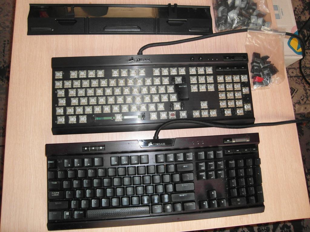 Corsair K70 RGB MK.2 (Cherry MX Brown, US) plus onderdelen, Gebruikt, Multimediatoetsen, Ophalen of Verzenden, Qwerty