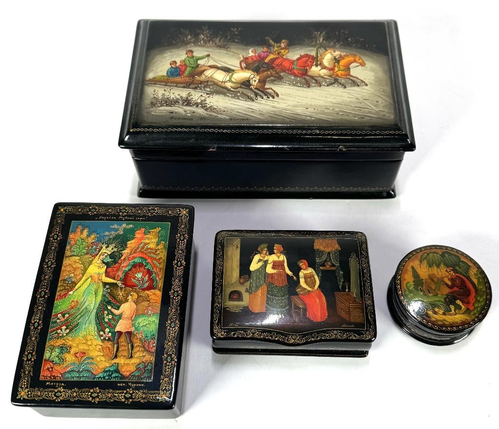 1156. Lakwerkdoosjes – Fedoskino, Palekh, Mstera en Ivanovo, Ophalen of Verzenden