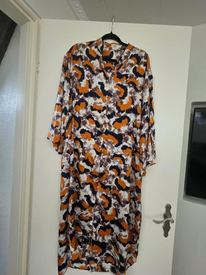 Lange blousejurk met abstracte print, Kleding | Dames, Jurken, Nieuw, Maat 42/44 (L), Overige kleuren, Onder de knie, Ophalen of Verzenden