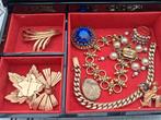 Lot oude sieraden, Verzenden, Overige materialen, Overige typen, Met edelsteen