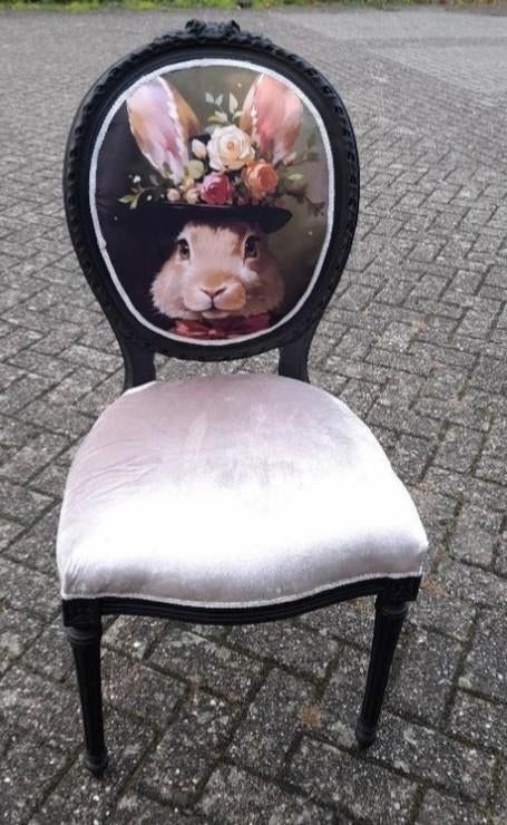 1 x medaillon stoel opnieuw gestoffeerd haas, Huis en Inrichting, Stoelen, Ophalen of Verzenden, Zo goed als nieuw, Eén