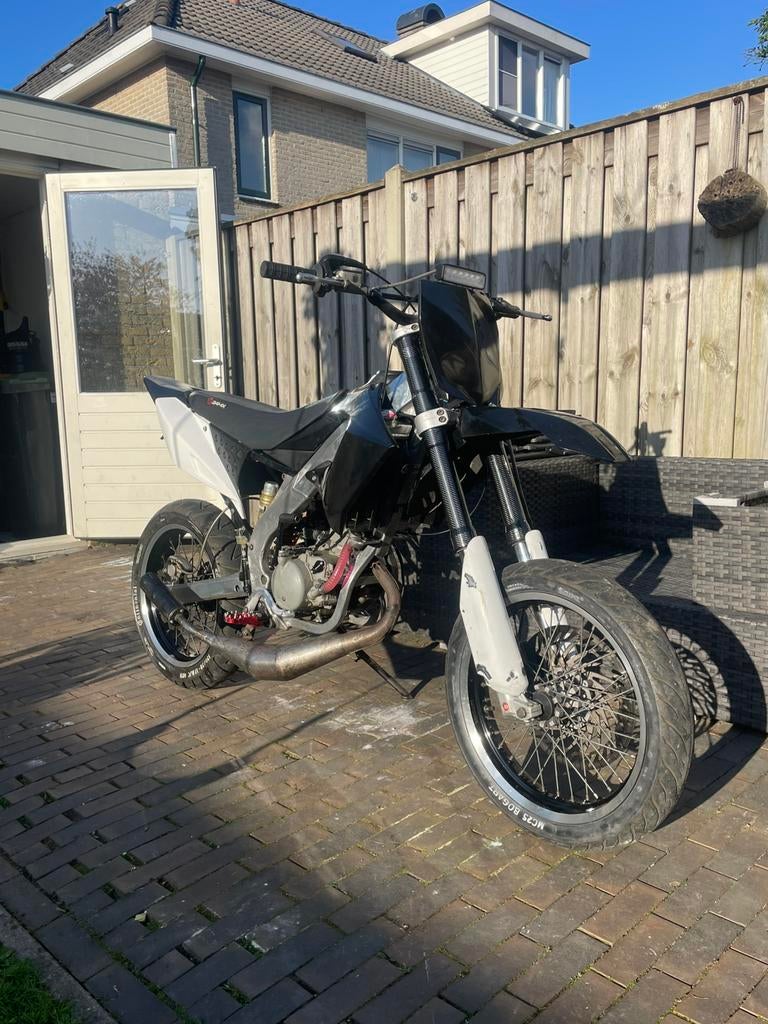 derbi drd pro 2006 op kenteken, Fietsen en Brommers, Brommers | Derbi, Zo goed als nieuw, Ophalen