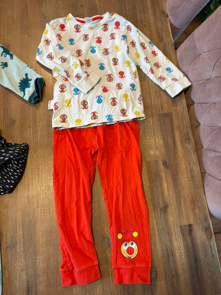 Joki en jet pyjama van de efteling maat 104 / 110, Ophalen of Verzenden, Zo goed als nieuw, Nacht- of Onderkleding