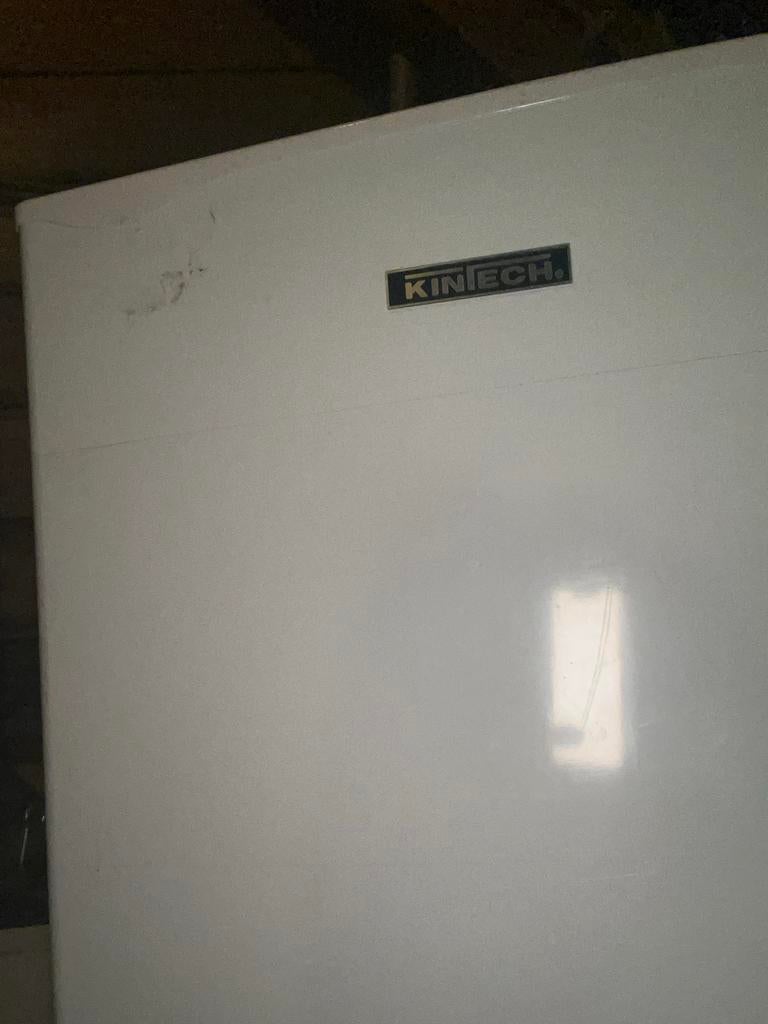 Compacte Kinech Koelkast - Ideaal voor Camping/Slaapkamer, Witgoed en Apparatuur, Gebruikt, Ophalen of Verzenden, Minder dan 75 liter