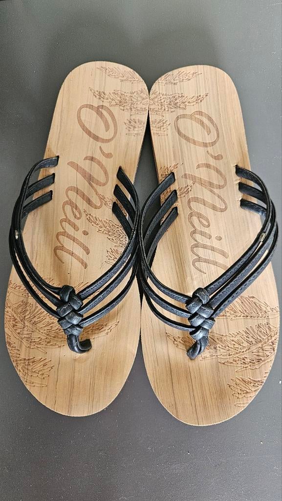 O'Neill Ditsy Slippers Zwart 38, Kleding | Dames, Schoenen, Ophalen of Verzenden, Zo goed als nieuw, Zwart
