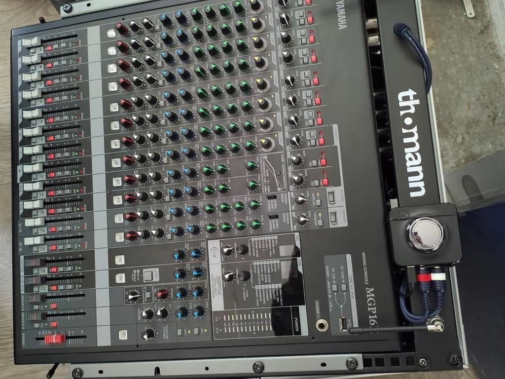 Yamaha MG16X Mengpaneel met Shure BLX4R Microfoons in Kast, Muziek en Instrumenten, Ophalen of Verzenden