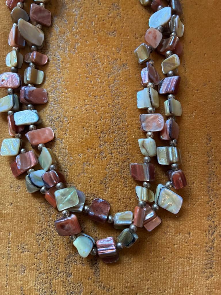 Prachtige ketting met schelp- en mineraalstenen, Gebruikt, Overige kleuren, Ophalen of Verzenden, Steen of Mineraal