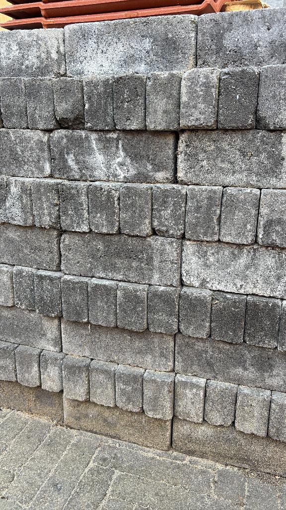 Beton klinkers, Tuin en Terras, Ophalen, Klinkers, Zo goed als nieuw, 10 m² of meer