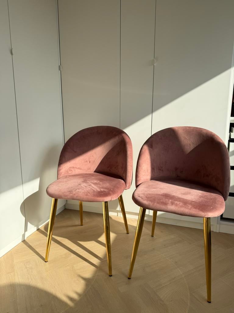 2 velvet roze stoelen met gouden poten, Huis en Inrichting, Stoelen, Ophalen, Zo goed als nieuw, Overige kleuren, Stof