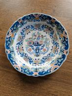 Makkum schaal, helaas gelijmd, Ophalen of Verzenden