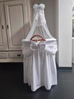 Mooie Rotan babywieg, Kinderen en Baby's, Babywiegjes en Ledikanten, Ophalen, Zo goed als nieuw, Wieg
