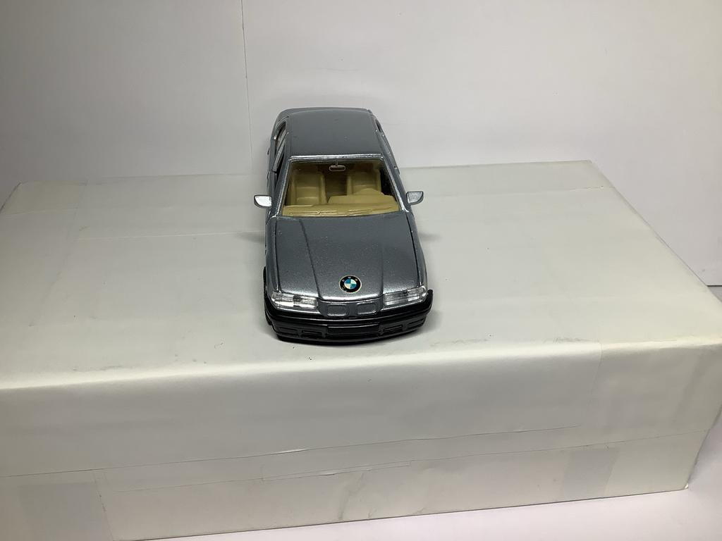 BMW 3-serie (E36) modelauto - Zilver - Schaal 1:43, Hobby en Vrije tijd, Modelauto's | 1:43, Zo goed als nieuw, Auto, Overige merken