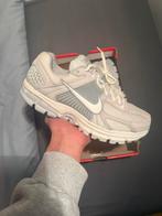 Nike Zoom Vomero 5 Grijs - Maat 36.5 en 40, Nieuw, Ophalen of Verzenden, Sneakers of Gympen, Grijs