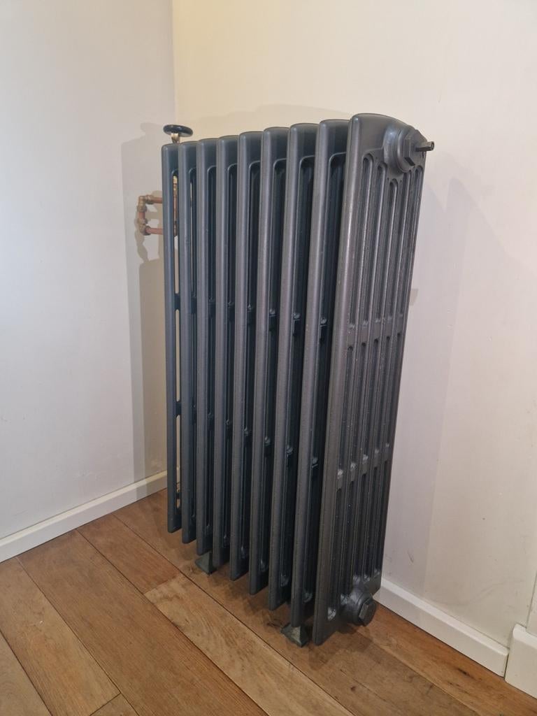 Gietijzeren radiator 95cm hoog, 65cm breed, 26cm diep, Doe-het-zelf en Verbouw, Ophalen, Radiator, Zo goed als nieuw, 60 tot 150 cm