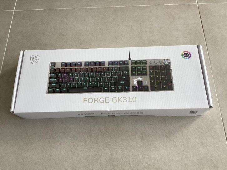 MSI FORGE GK310 mechanisch toetsenbord, Computers en Software, Toetsenborden, Zo goed als nieuw, Qwerty, Bedraad, Gaming toetsenbord