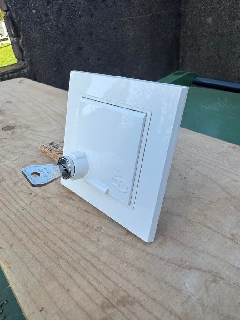 Kopp afsluitbare wandcontactdoos inbouw wcd, Ophalen of Verzenden, Nieuw, Stopcontact